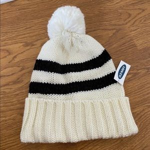 Old navy nwt Pom Pom beanie hat